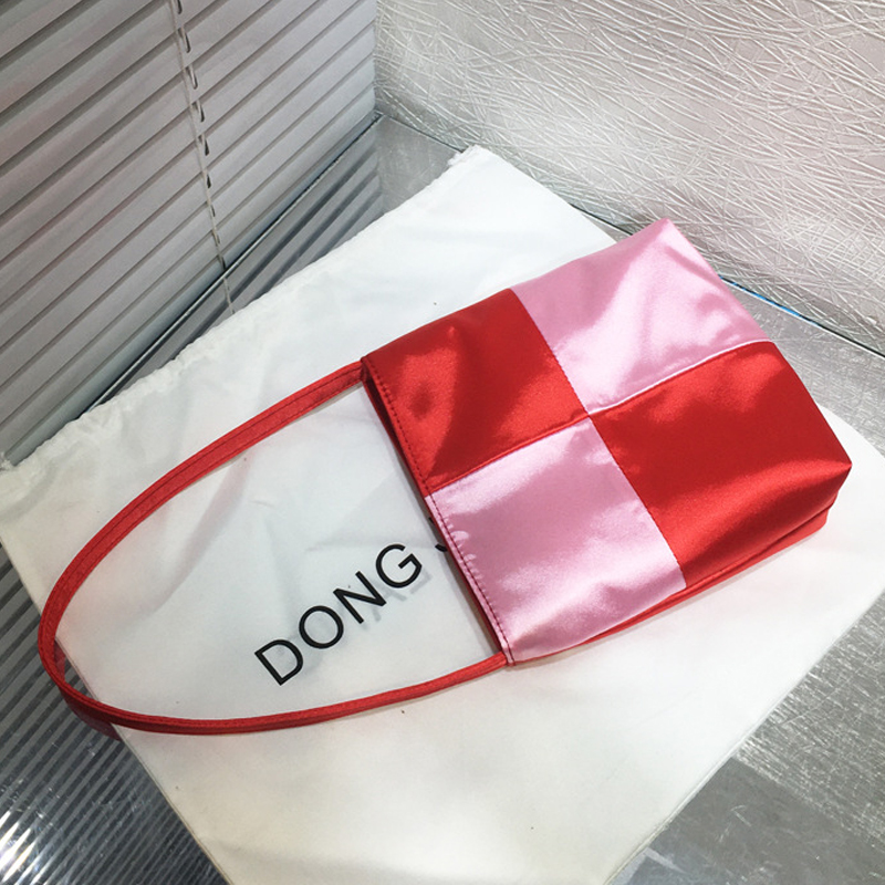 Tas Tangan Persegi Sutra Tas C - Interior Design High End ulasan dan harga